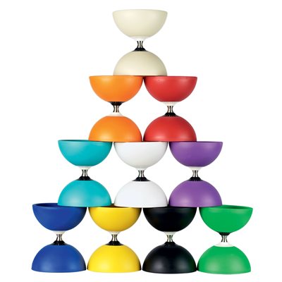 Diabolo en caoutchouc à roulement à bille triple avec baguettes, 12 cm (4,75") Diabolo en caoutchouc à roulement à bille triple avec baguettes, 12 cm (4,75")