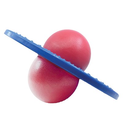 Ballon sauteur dans anneau de plastique